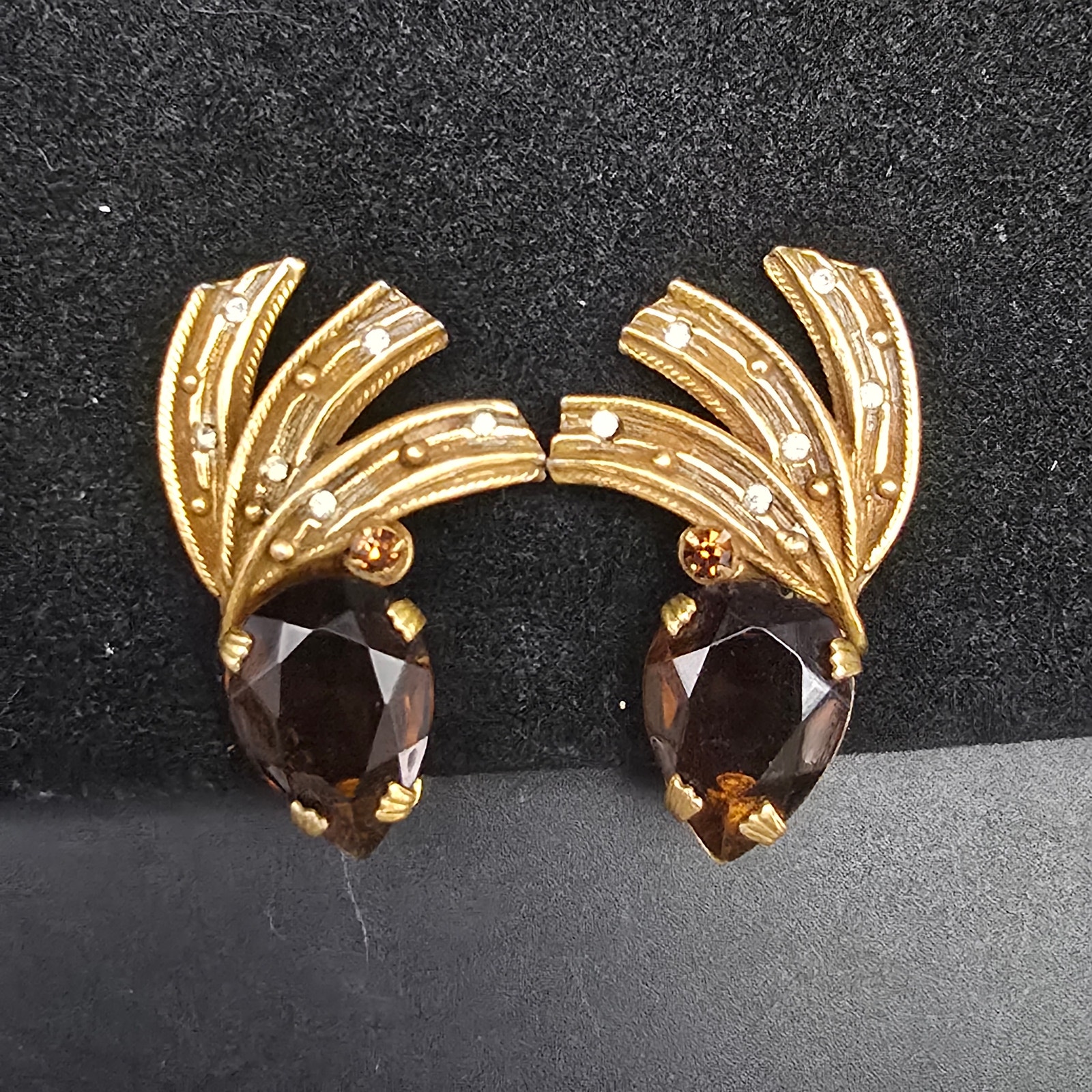 Root Beer Brown Rhinestone Gold Tone Clip On Earrings Gold Tone Fanned